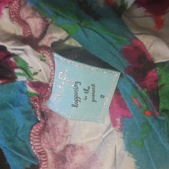 Floral top - Picture 3 of 7